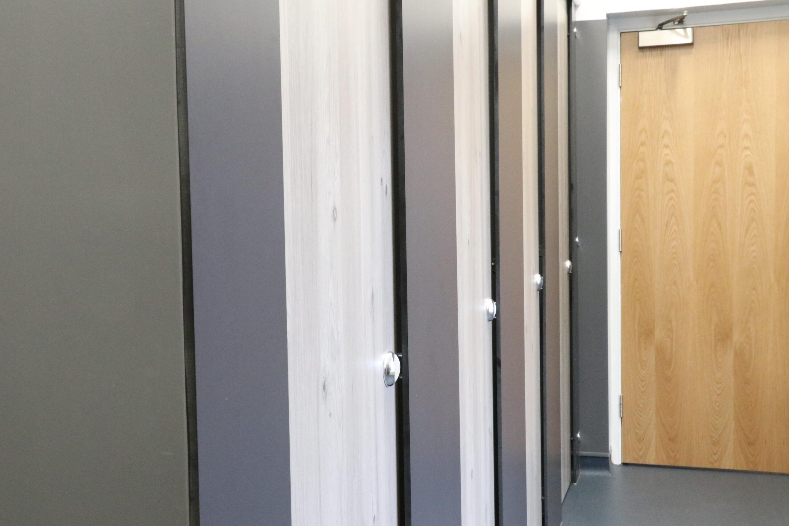 wc cubicles