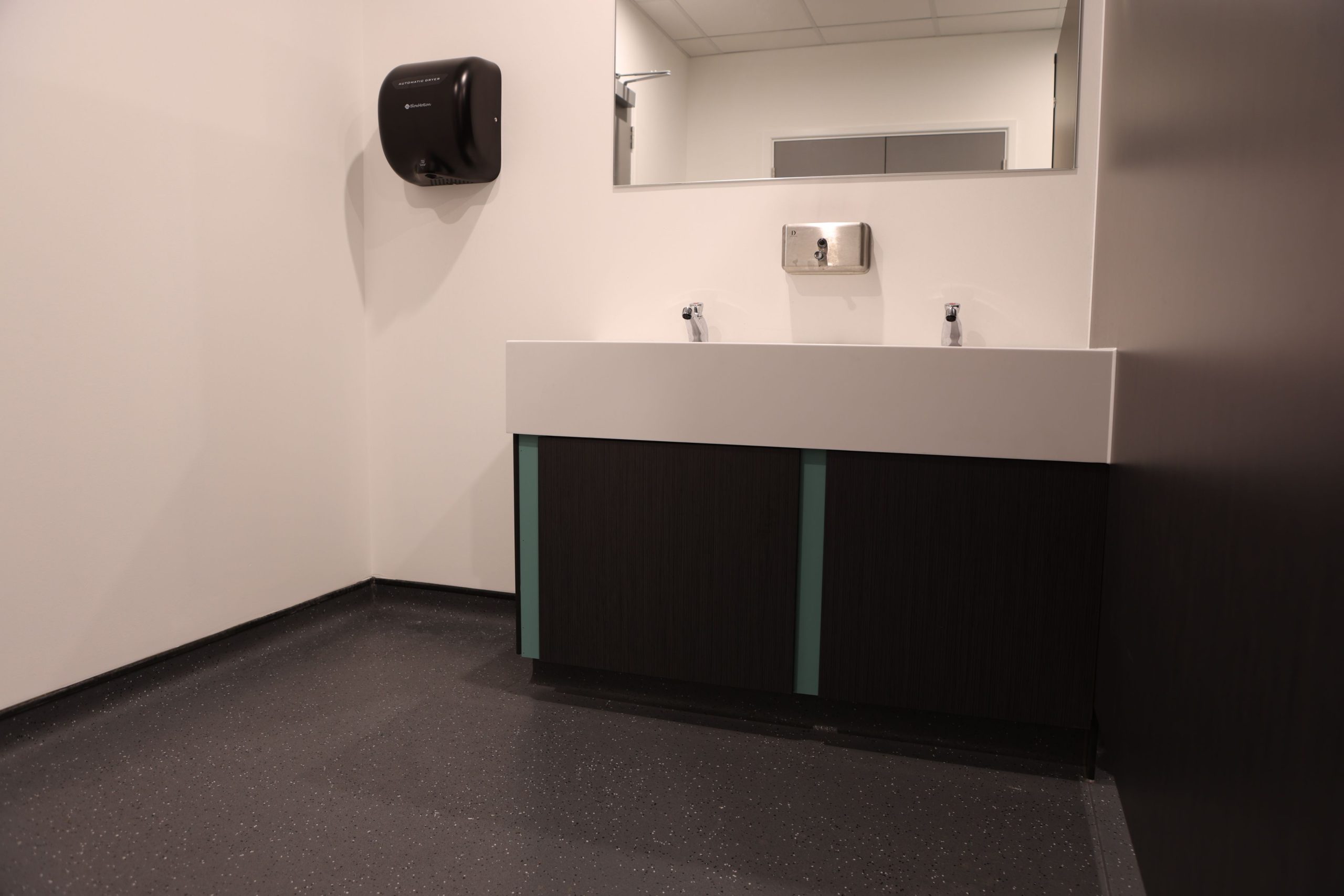 179A1631 solid surface washtrough